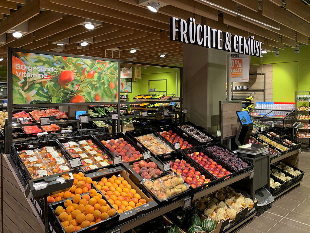 Früchte Regal in einem Supermarkt