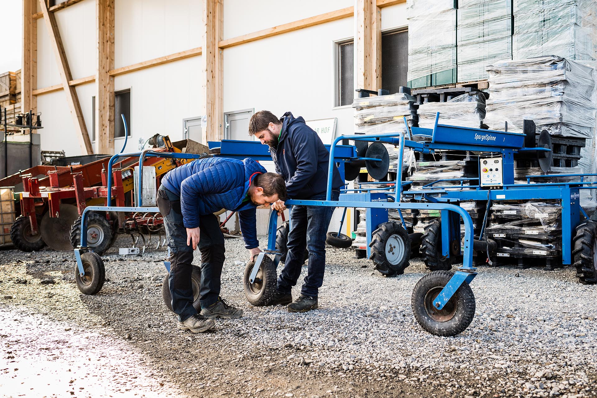 Gemüseproduzenten bei er Arbeit